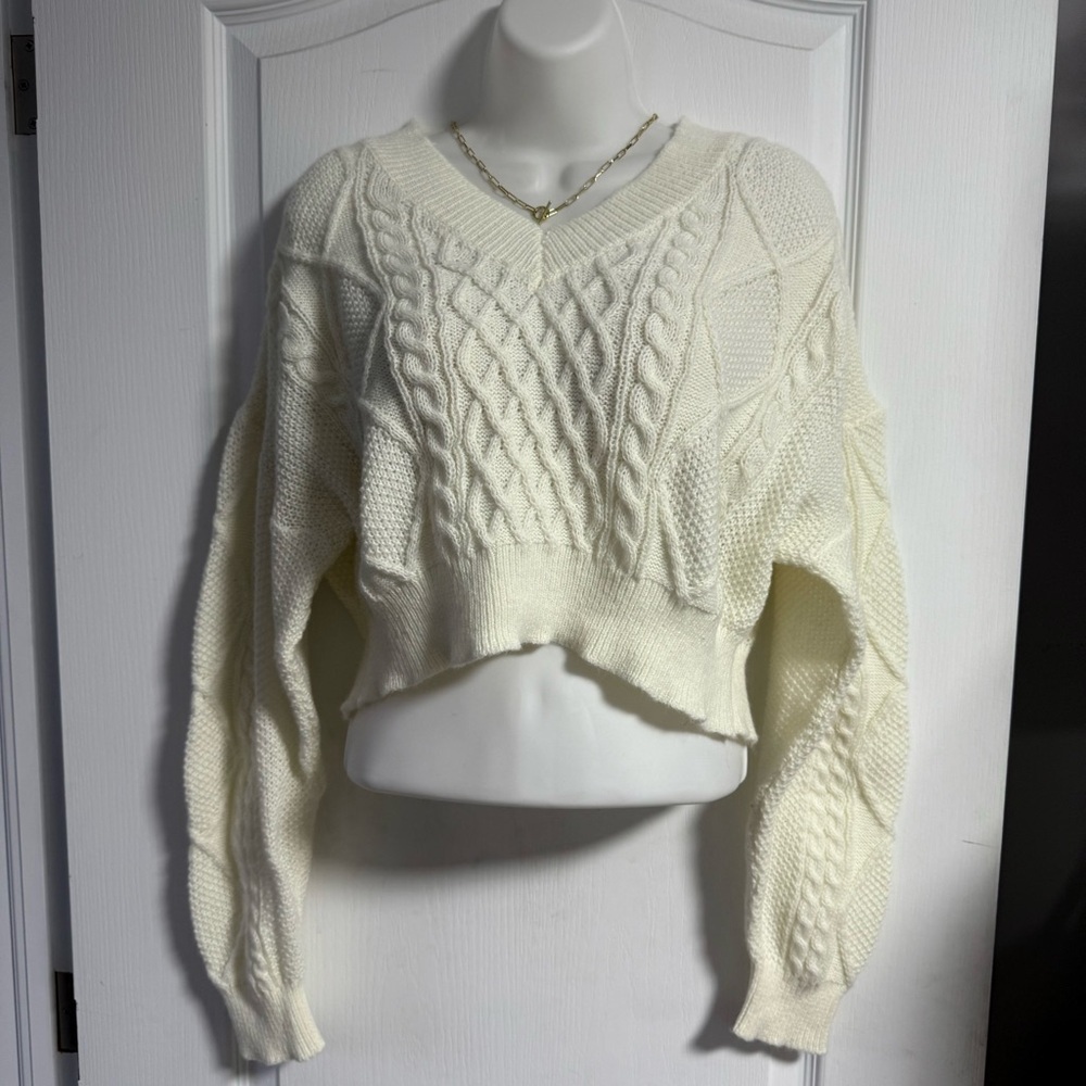 Vintage V neck Cropped Cream Cable Knit Sweater